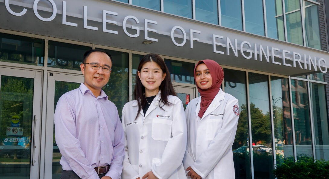 University of Illinois Chicago College of Engineering BME Assistant Professor Zhangli Peng and his students Zhengxin Tang and Lubna Shah.