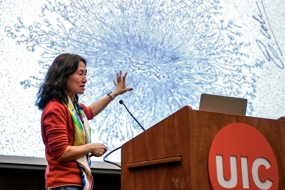Dr. Jie Xiao, Professor of Biophysics and Biophysical Chemistry, John Hopkins School of Medicine, speaks at the University of Illinois Chicago College of Engineering’s Center for Bioinformatics and Quantitative Biology 3rd Annual Research Day.